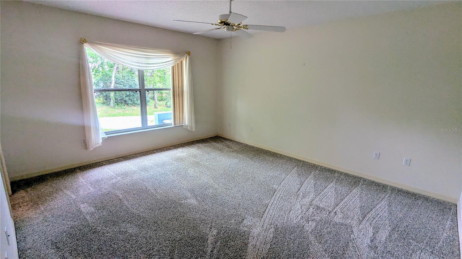 Image 18 of 37 For 2920 Lantana Drive