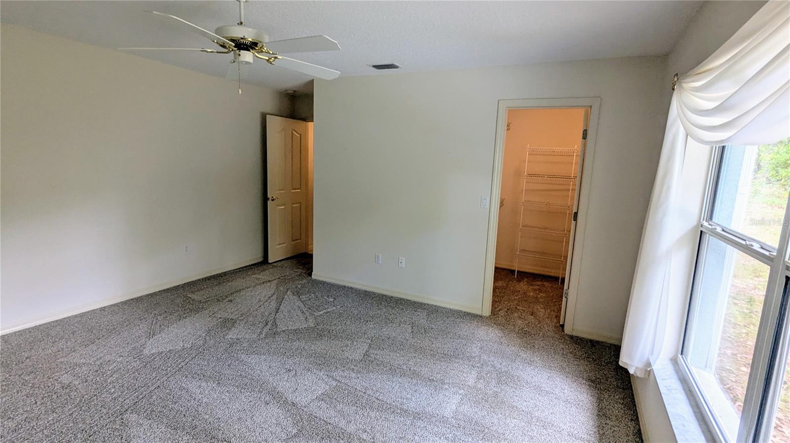 Image 19 of 37 For 2920 Lantana Drive