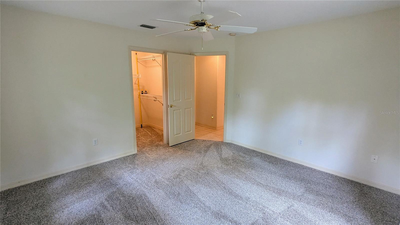 Image 21 of 37 For 2920 Lantana Drive