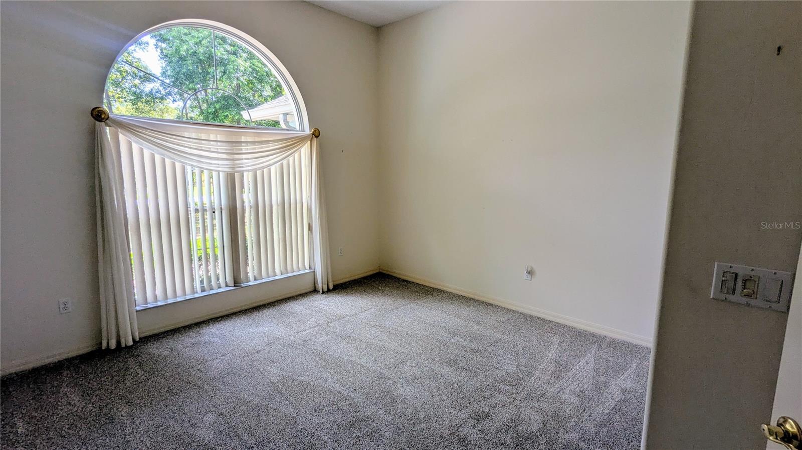 Image 8 of 37 For 2920 Lantana Drive