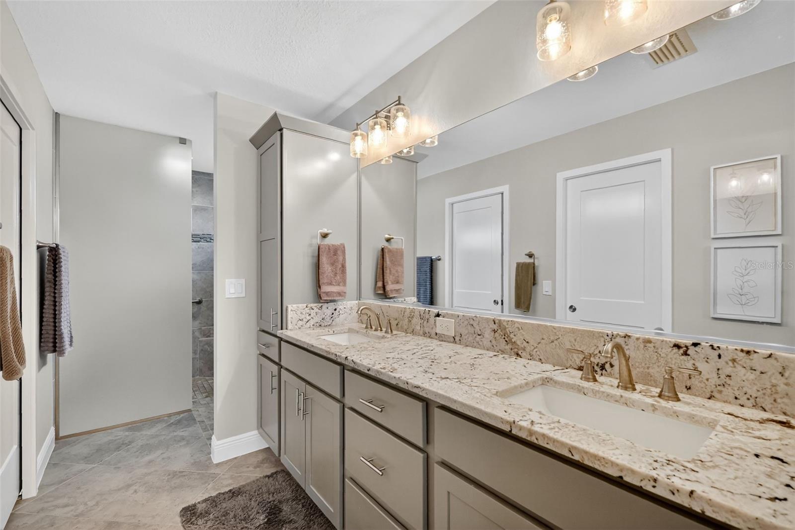 Image 20 of 53 For 1945 Rieger Road