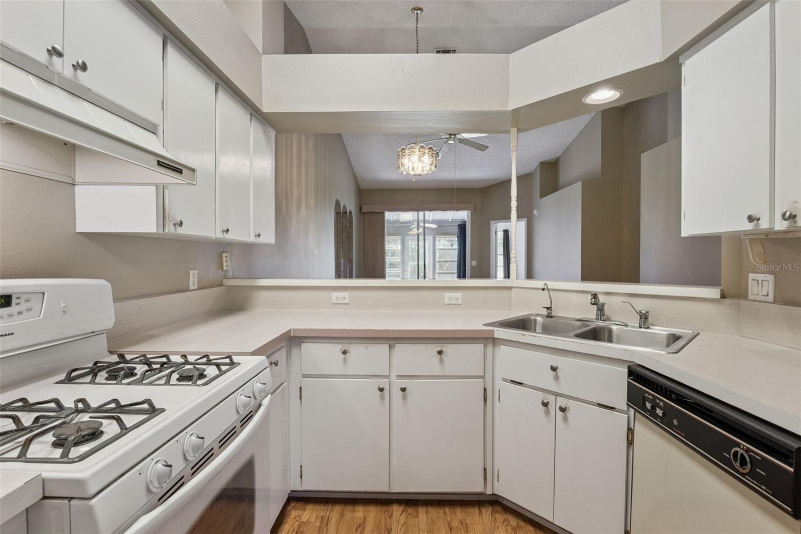 Image 14 of 82 For 26755 Cash Court