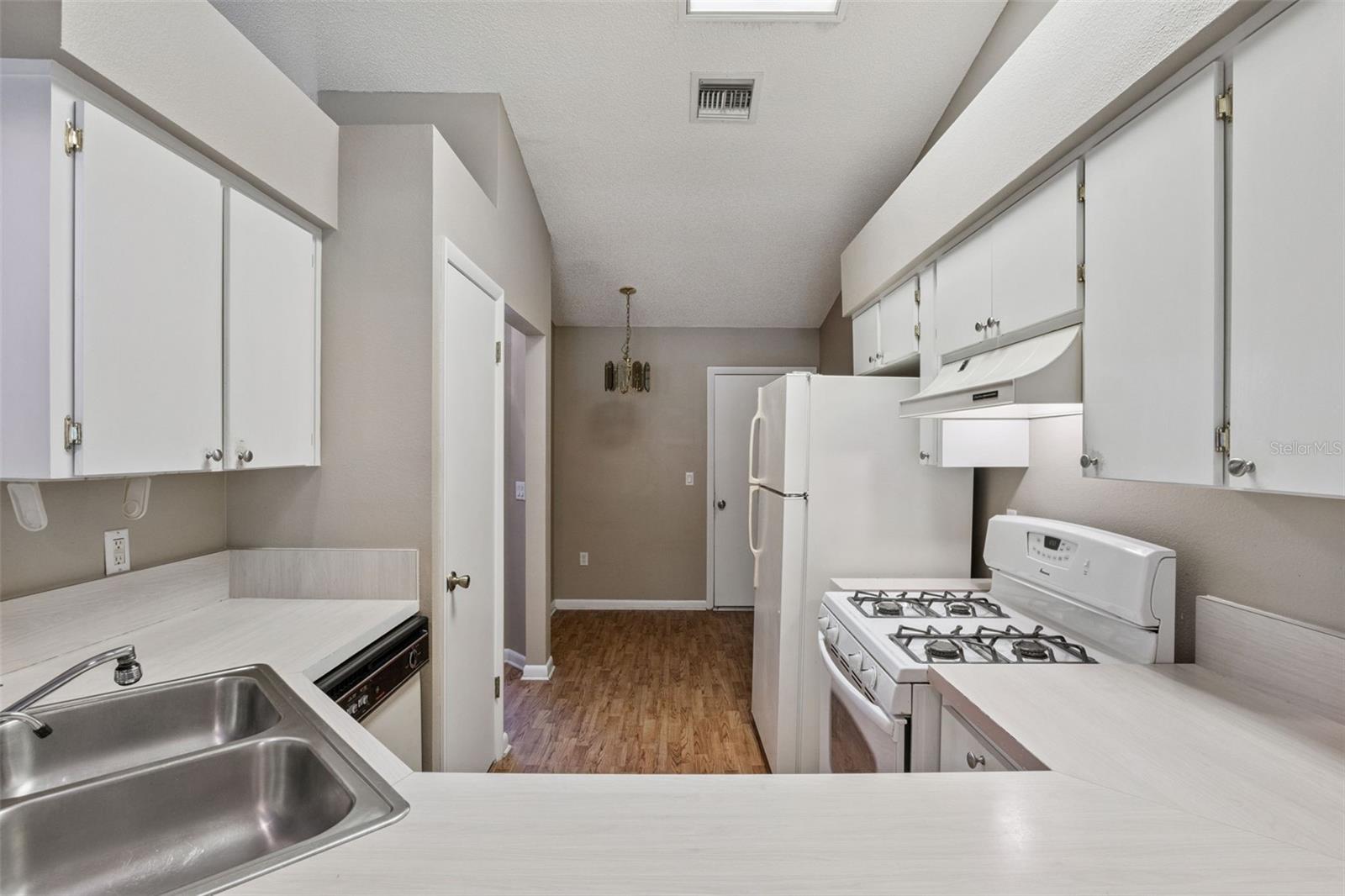 Image 16 of 82 For 26755 Cash Court