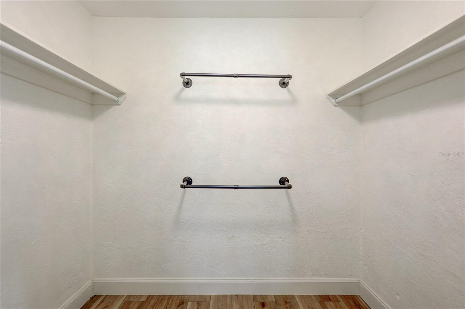 Image 23 of 42 For 3700 14th Street N