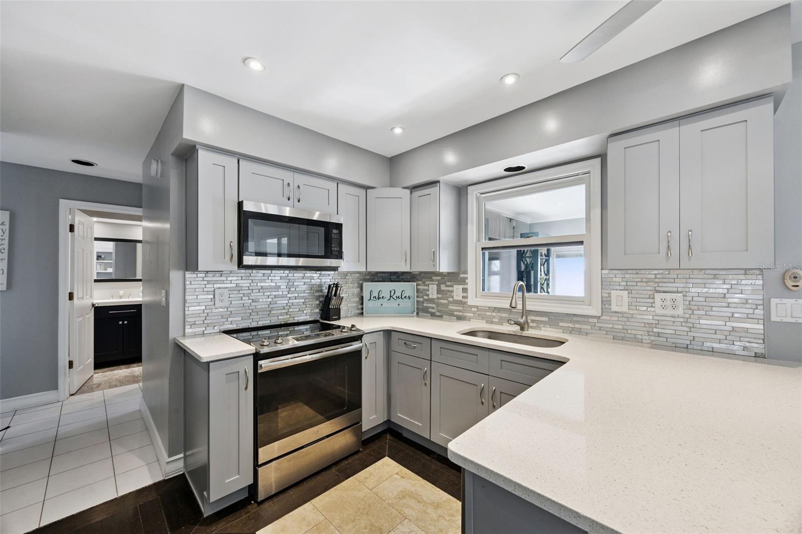 Image 19 of 64 For 10145 Lake Louisa Road