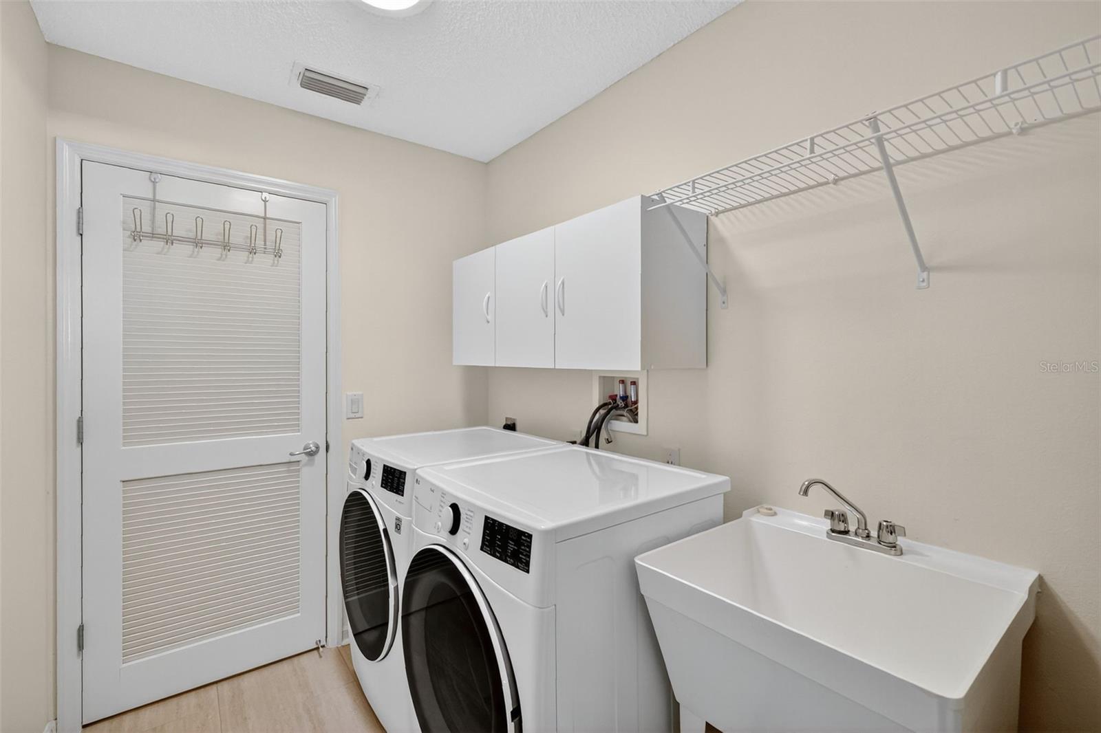 Image 28 of 32 For 8294 177th Winterthur Loop