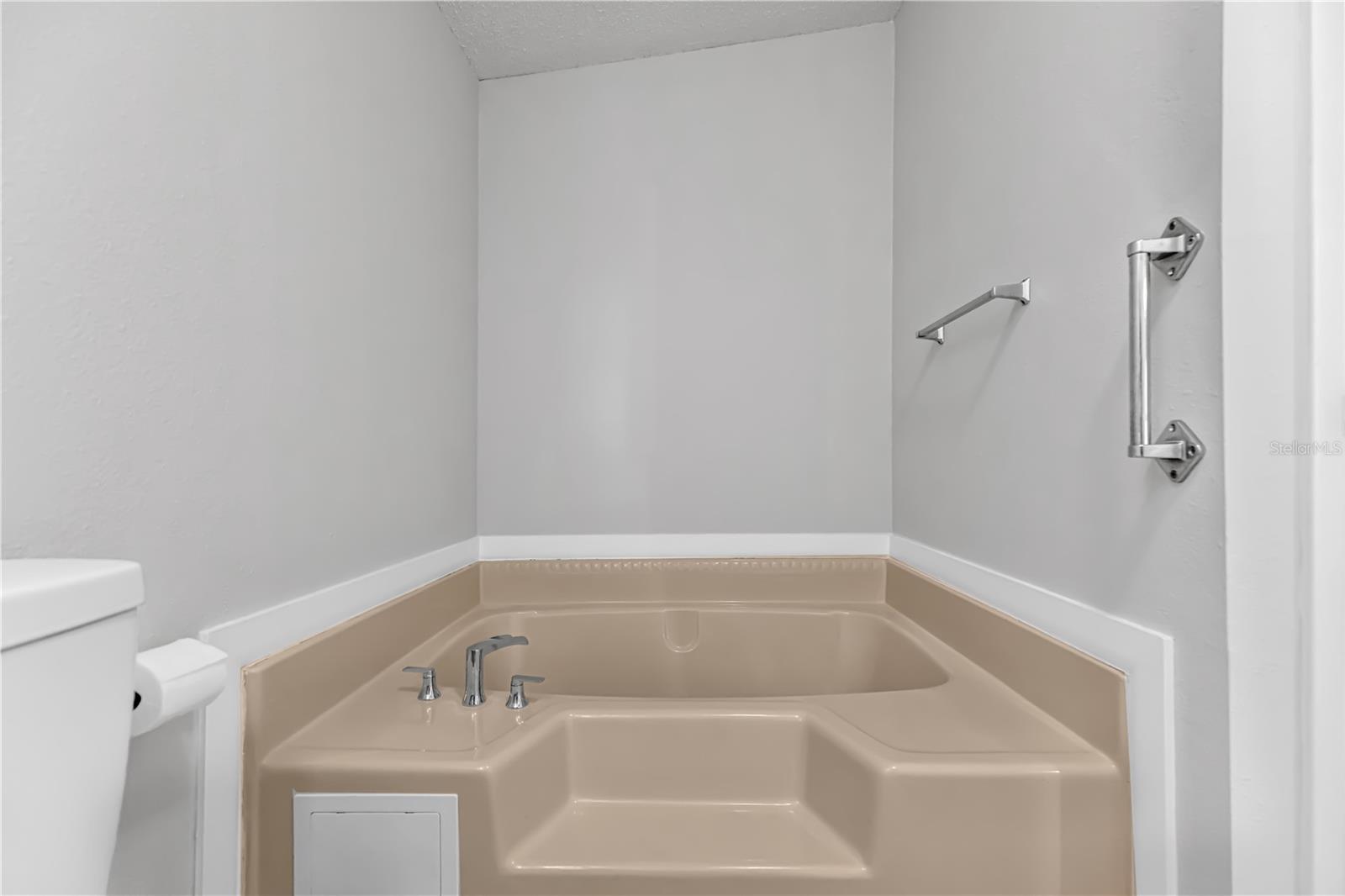 Image 21 of 41 For 1514 Schwartz Boulevard