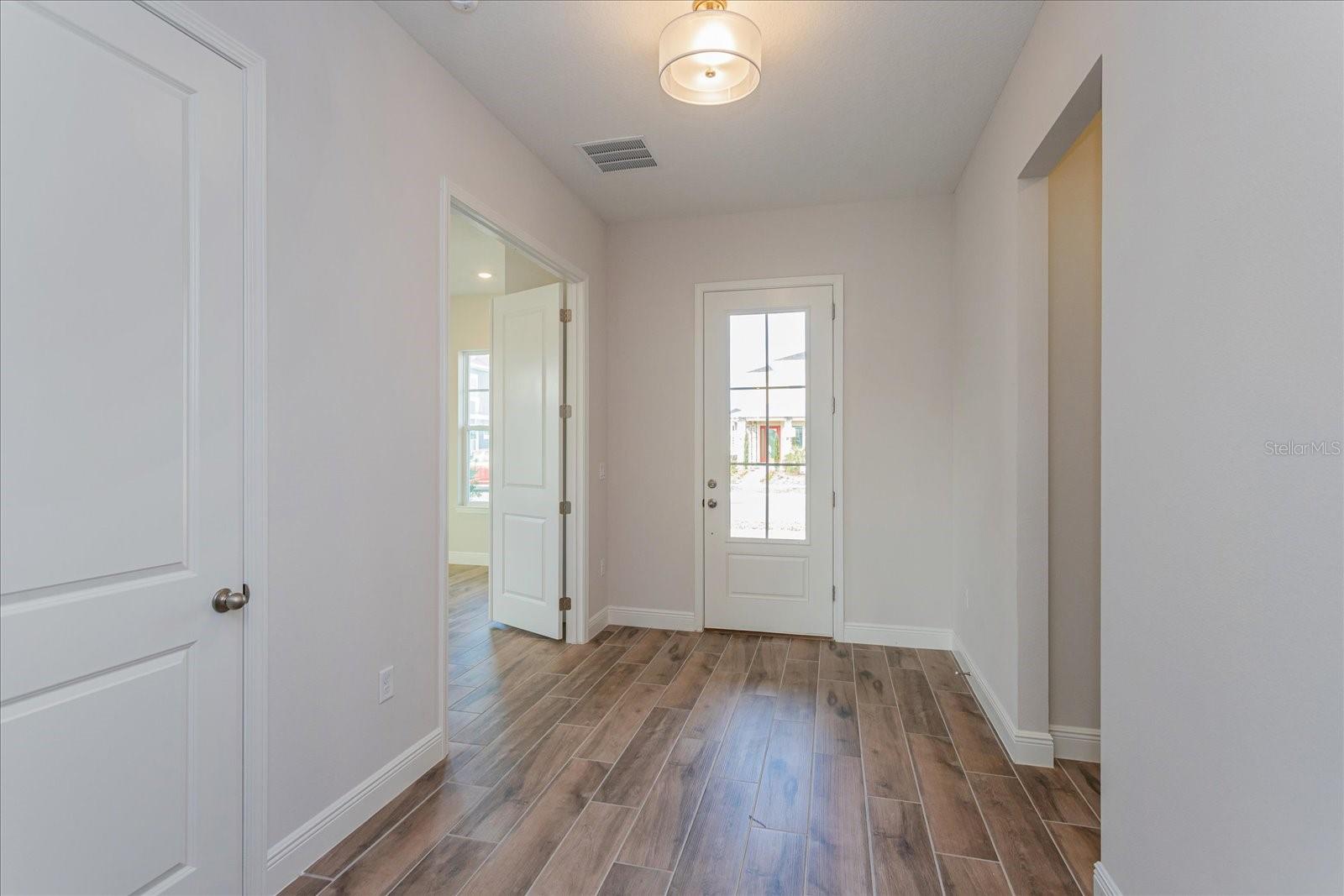 Image 3 of 20 For 10568 Pearson Avenue