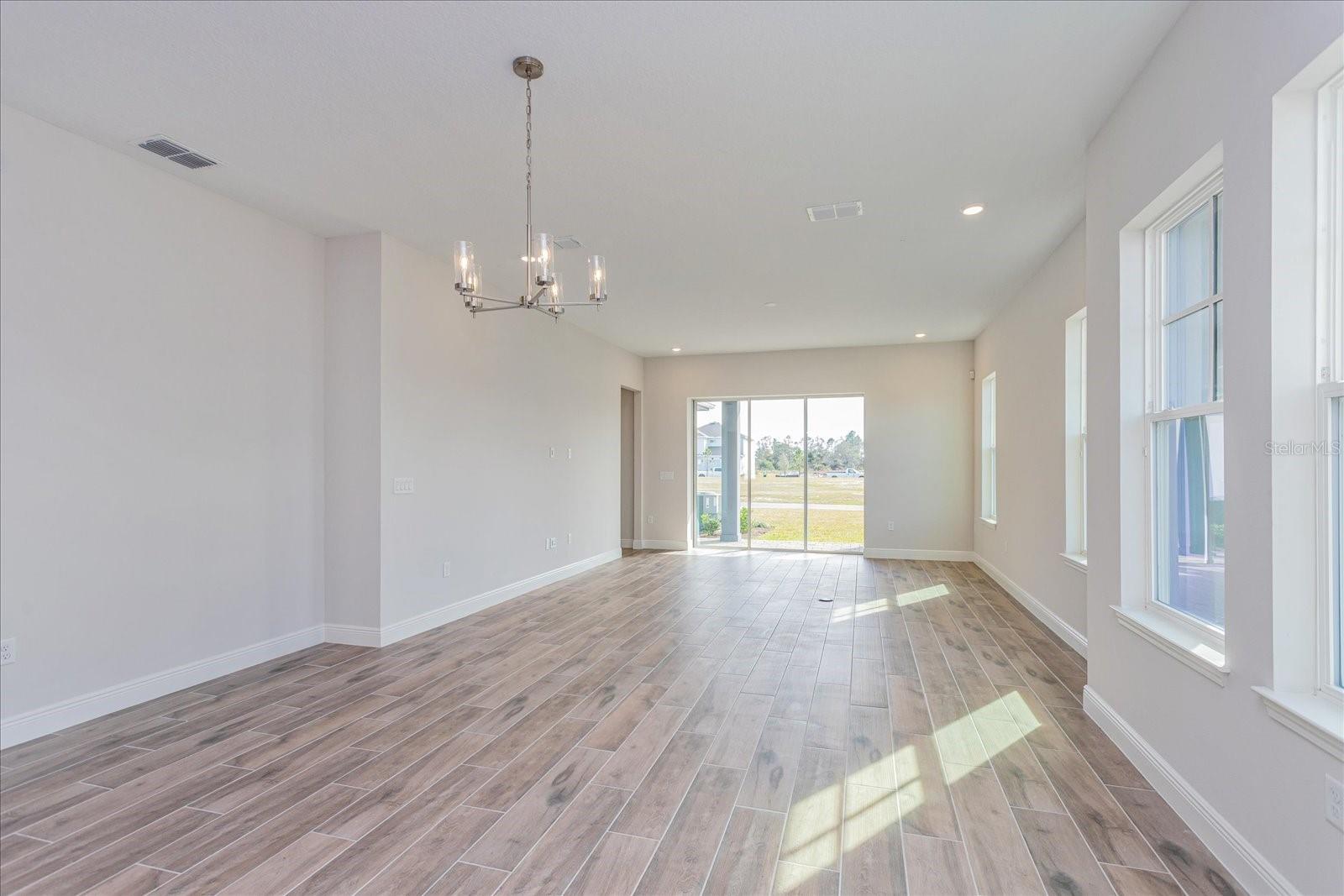 Image 7 of 20 For 10568 Pearson Avenue