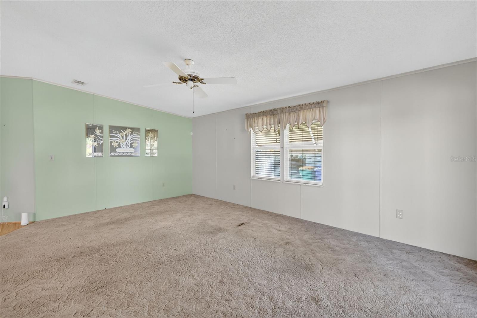 Image 11 of 39 For 3006 Rainbow Road