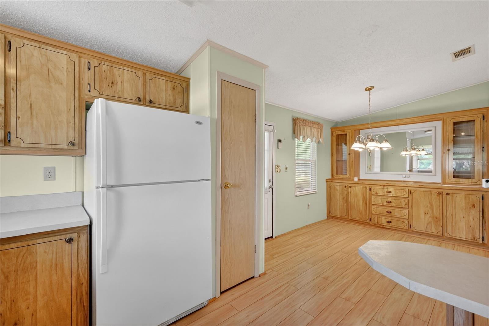 Image 20 of 39 For 3006 Rainbow Road