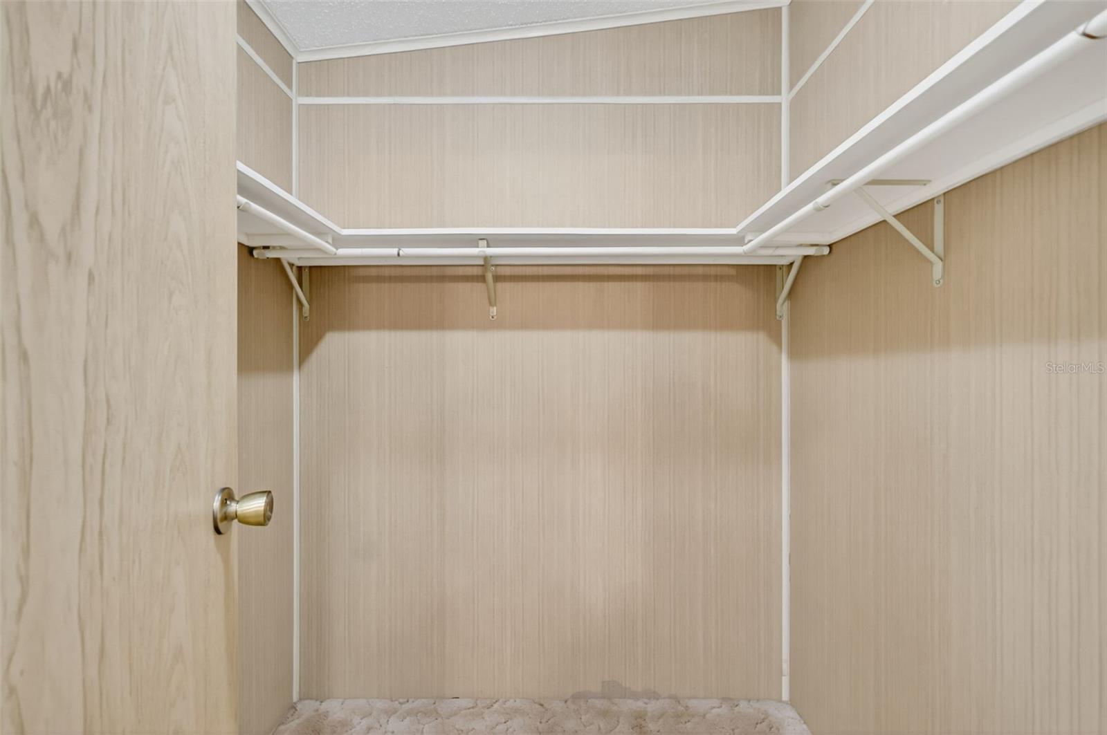 Image 27 of 39 For 3006 Rainbow Road