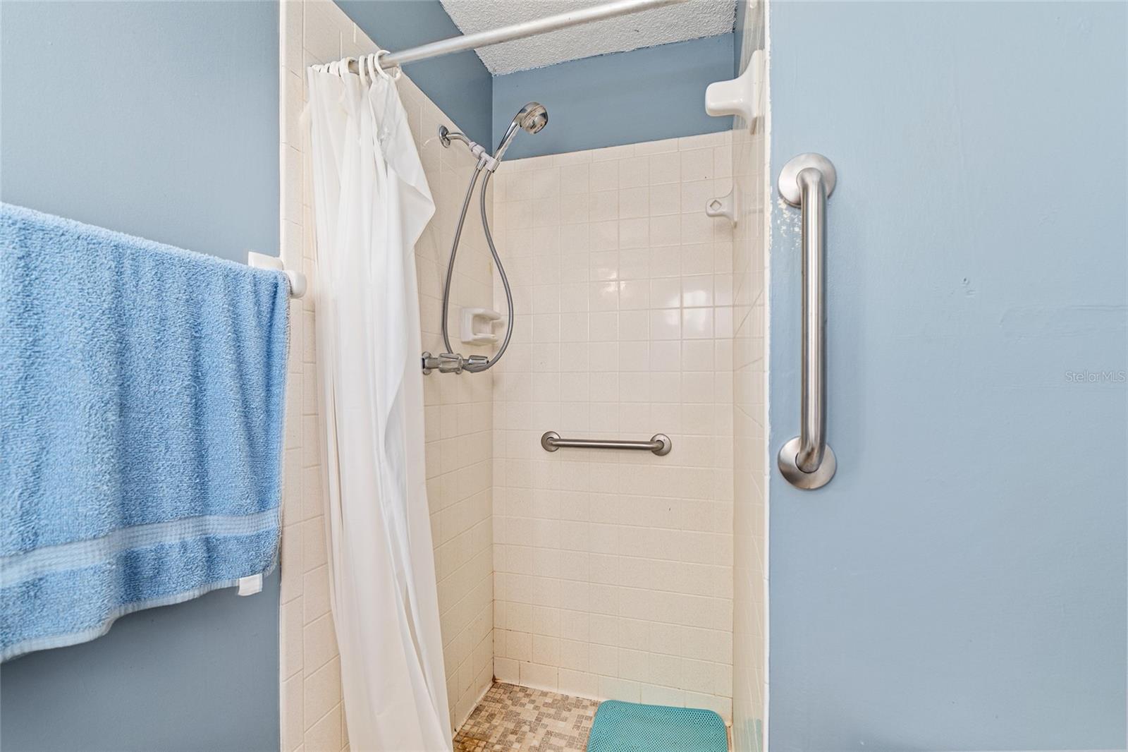 Image 22 of 60 For 9235 108th Place