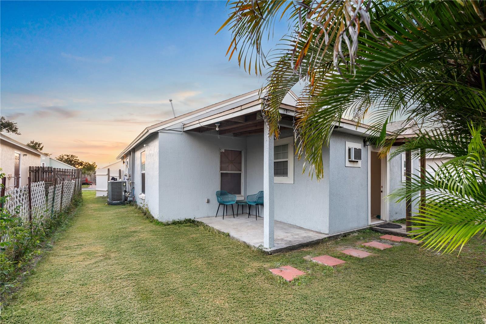 Image 15 of 22 For 9455 Dearmont Avenue