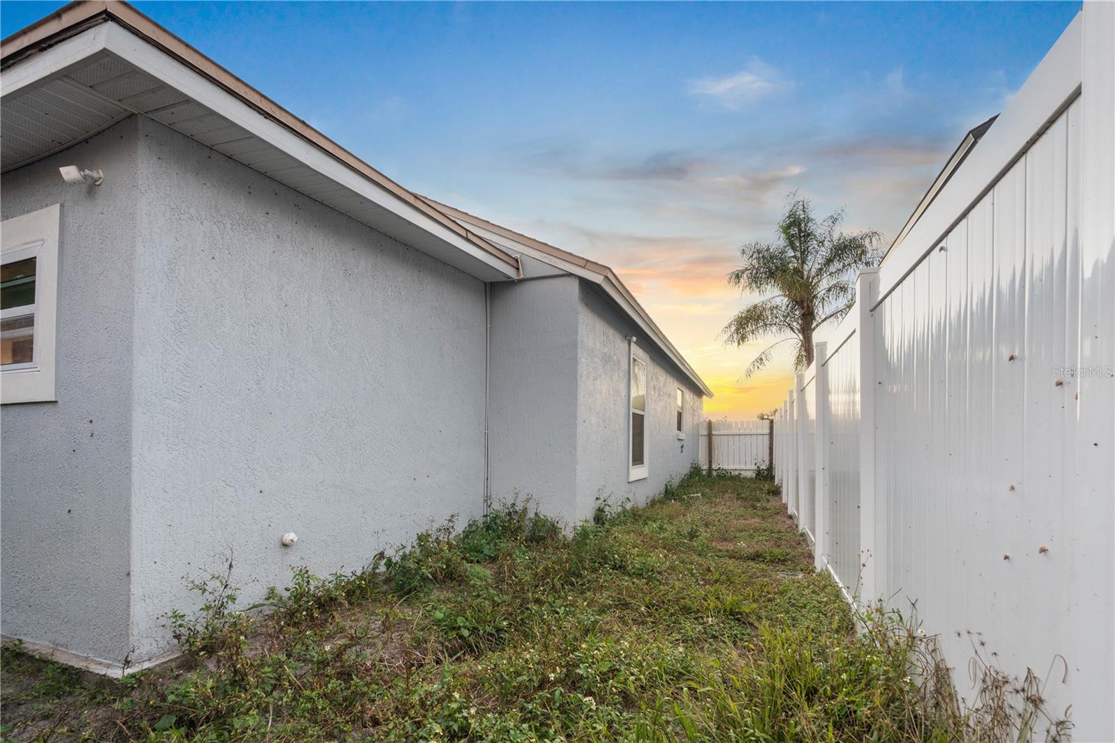 Image 21 of 22 For 9455 Dearmont Avenue