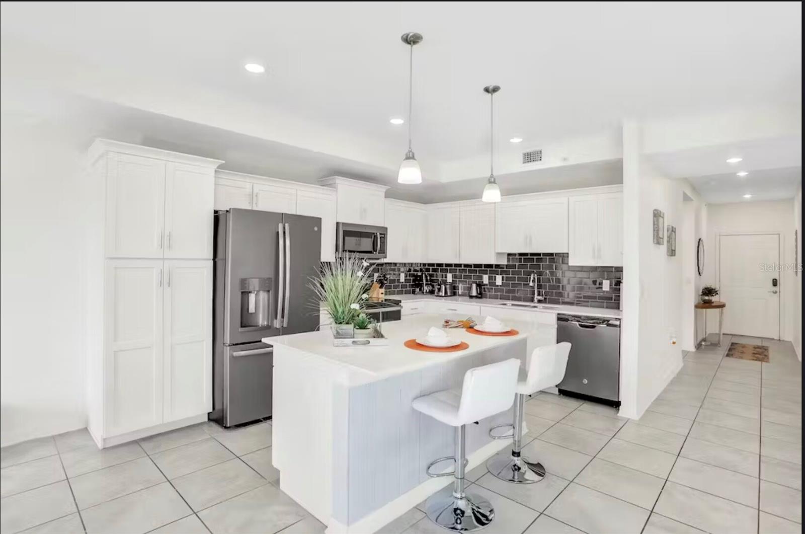 Image 2 of 33 For 4751 Clock Tower Dr  203