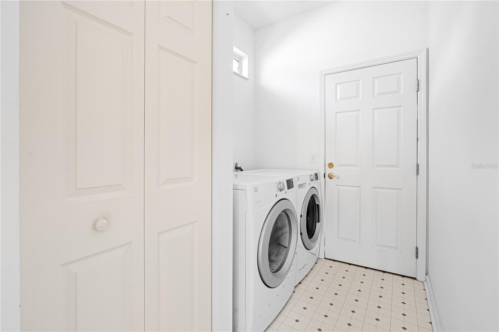 Image 14 of 38 For 2459 55th Avenue Road