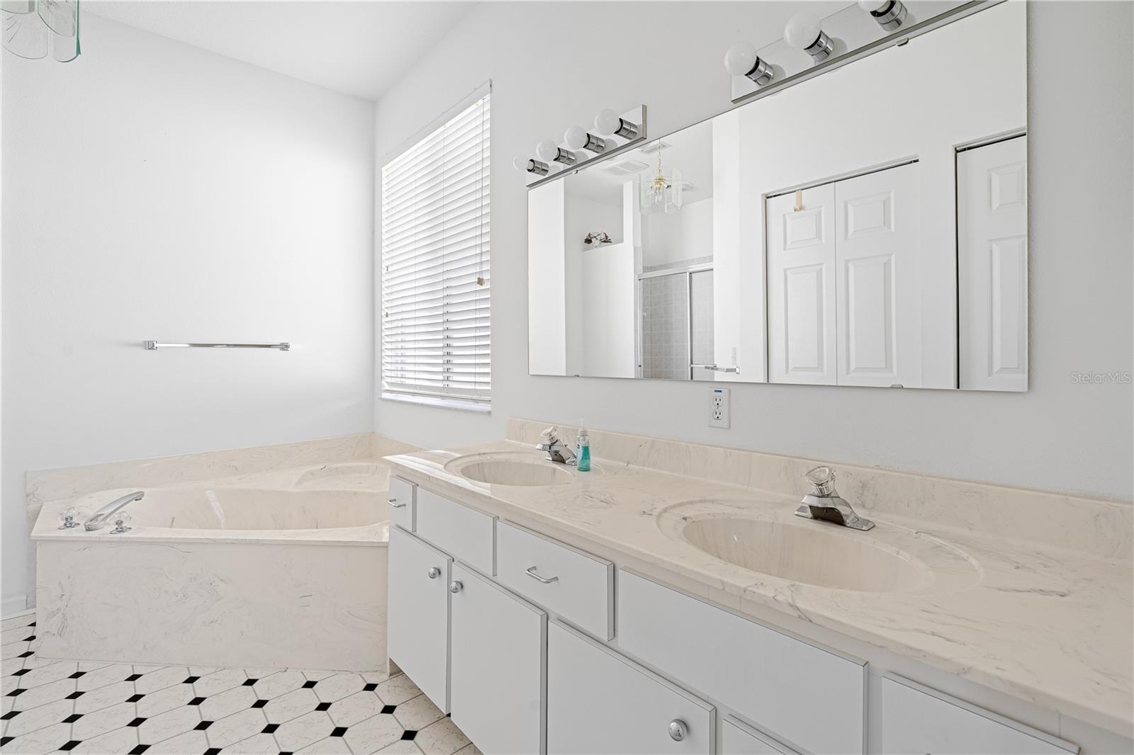 Image 17 of 38 For 2459 55th Avenue Road