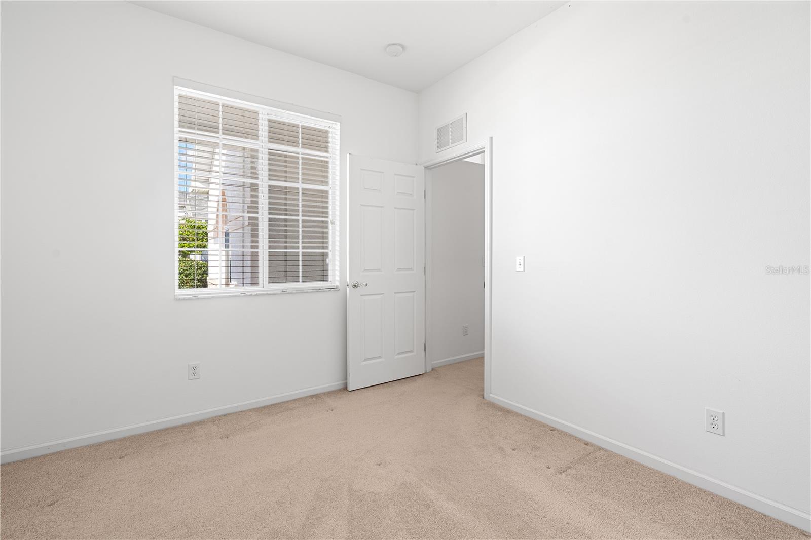 Image 22 of 38 For 2459 55th Avenue Road