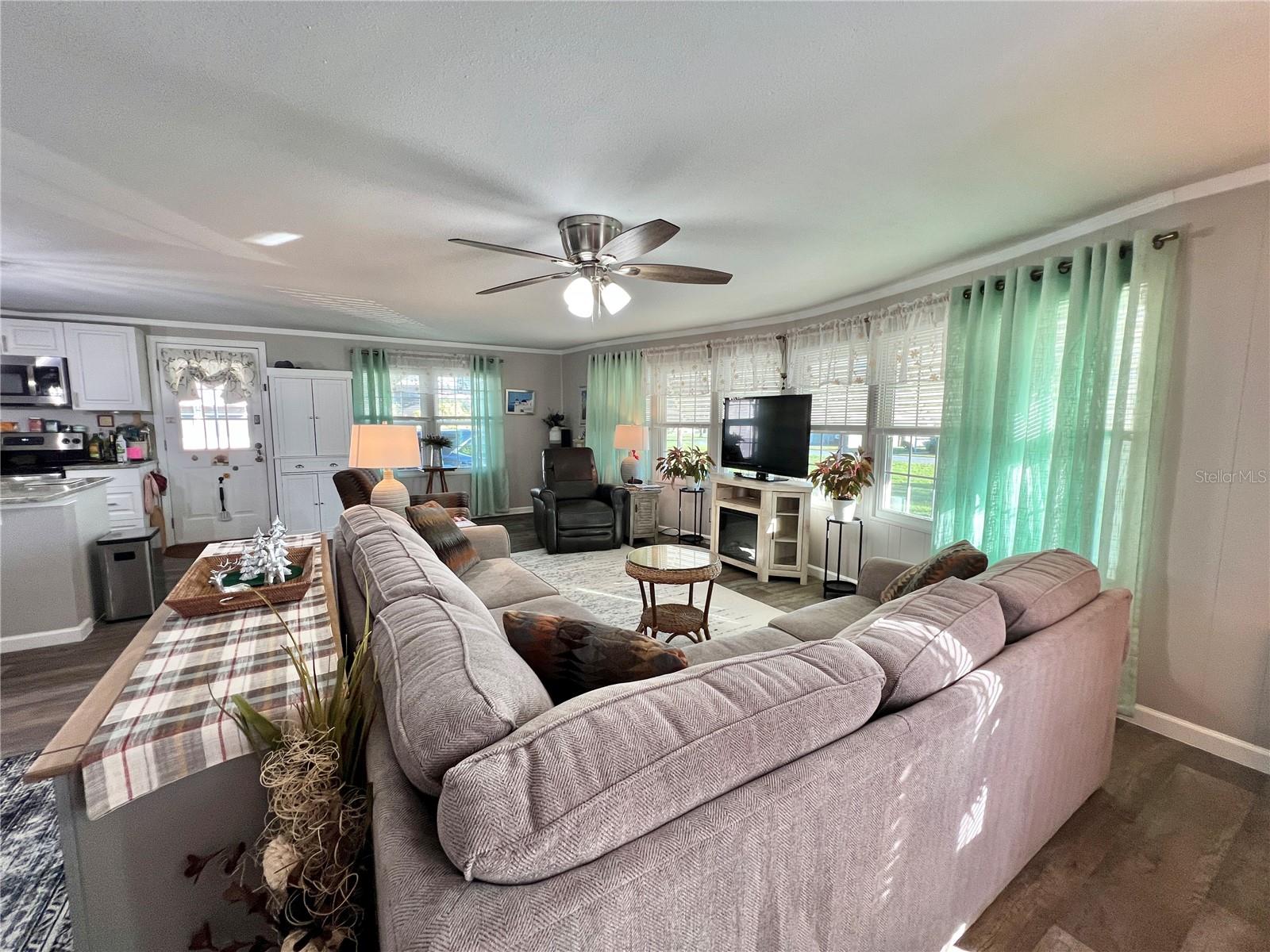 Image 11 of 53 For 332 Hawthorne Boulevard