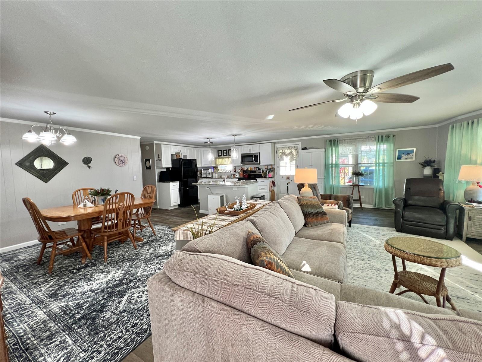 Image 12 of 53 For 332 Hawthorne Boulevard