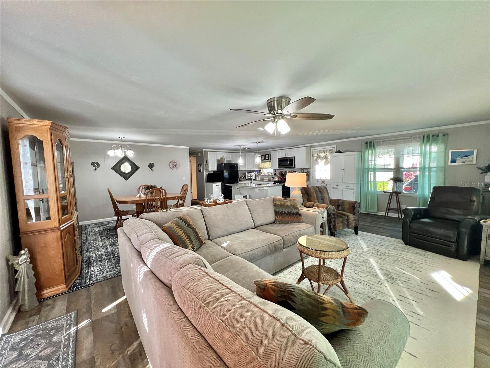 Image 13 of 53 For 332 Hawthorne Boulevard