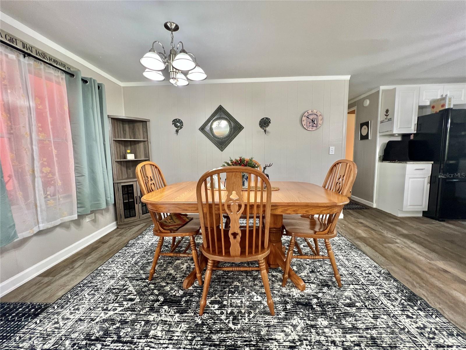 Image 18 of 53 For 332 Hawthorne Boulevard