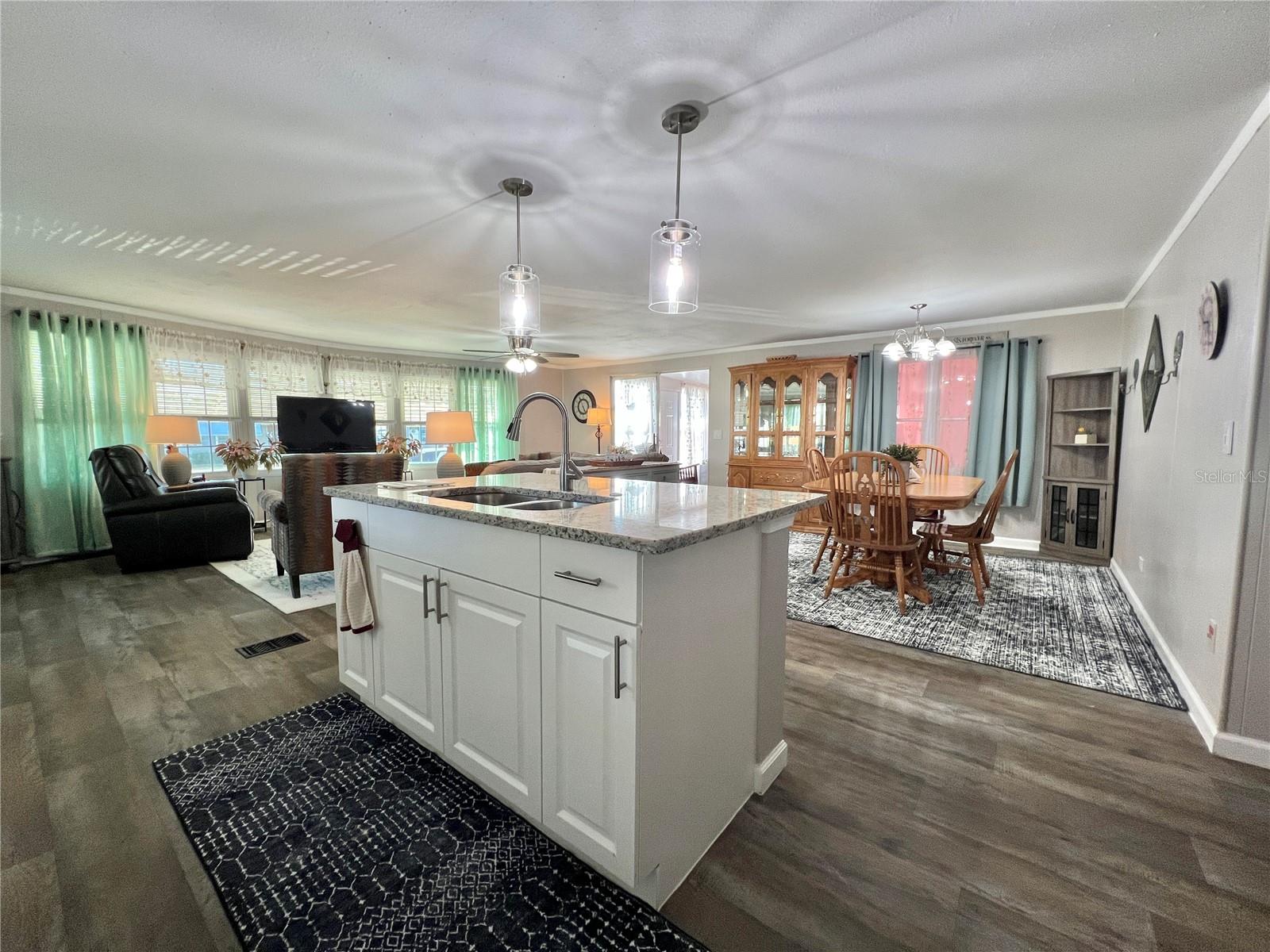 Image 23 of 53 For 332 Hawthorne Boulevard