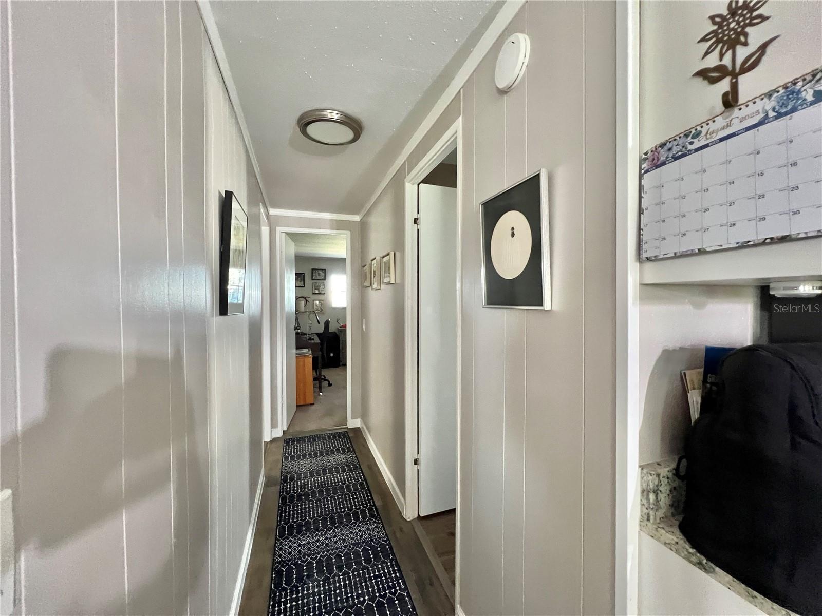 Image 24 of 53 For 332 Hawthorne Boulevard