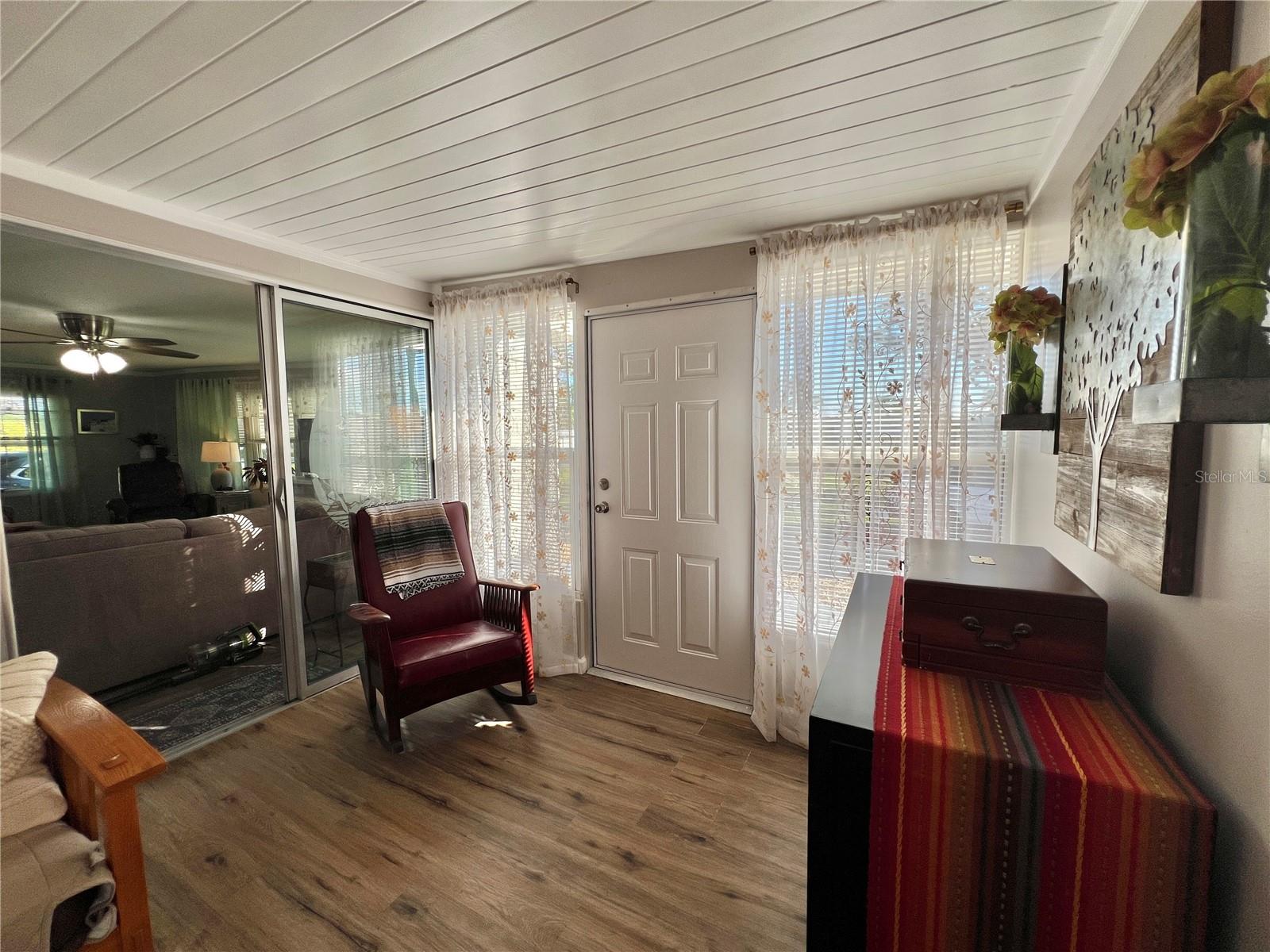 Image 26 of 53 For 332 Hawthorne Boulevard