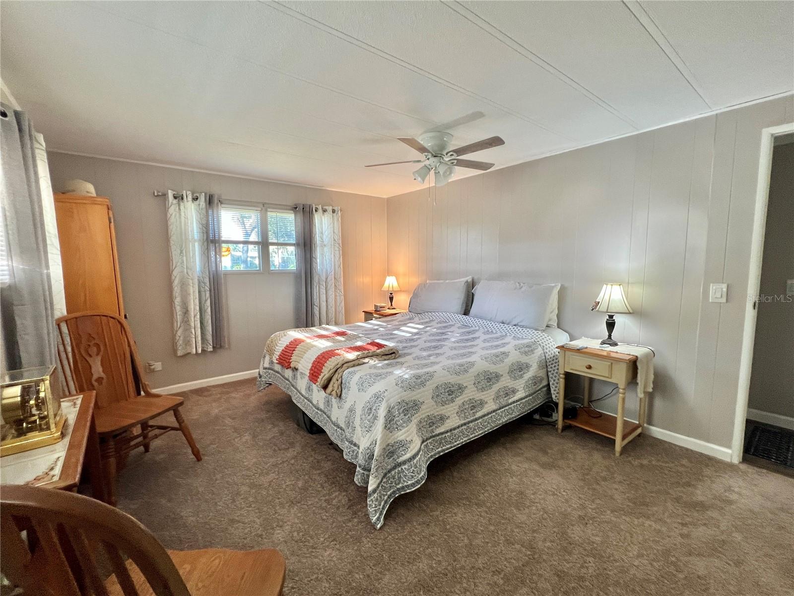 Image 28 of 53 For 332 Hawthorne Boulevard