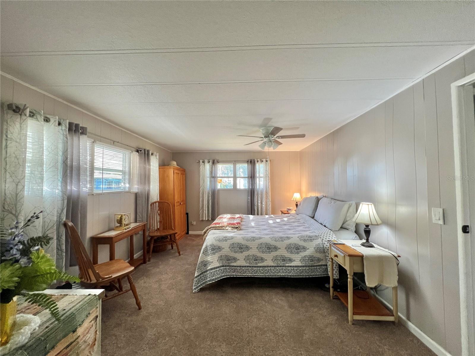 Image 32 of 53 For 332 Hawthorne Boulevard