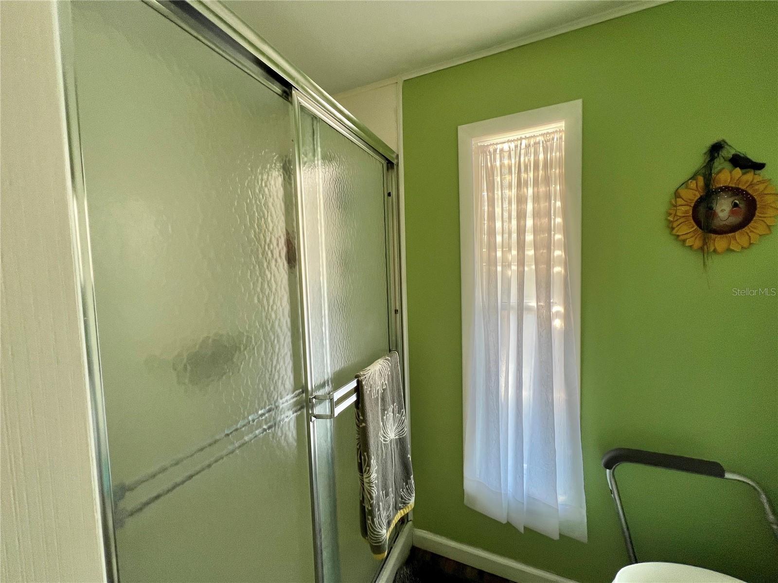 Image 36 of 53 For 332 Hawthorne Boulevard