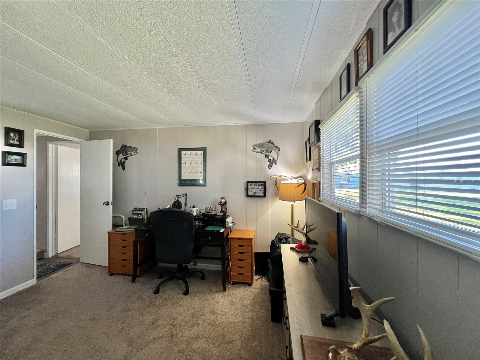 Image 40 of 53 For 332 Hawthorne Boulevard