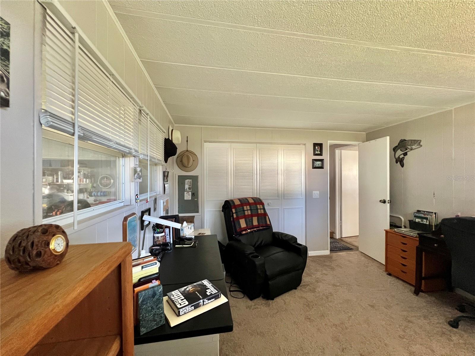 Image 41 of 53 For 332 Hawthorne Boulevard