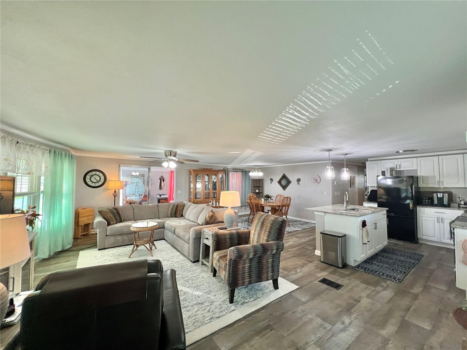 Image 8 of 53 For 332 Hawthorne Boulevard