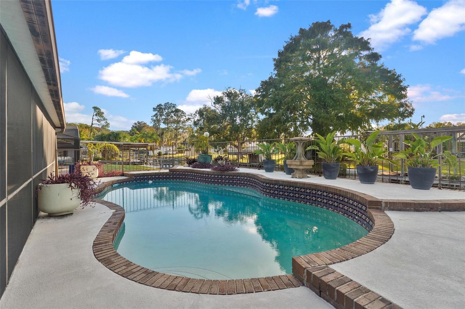 Image 40 of 54 For 32119 Pike Street