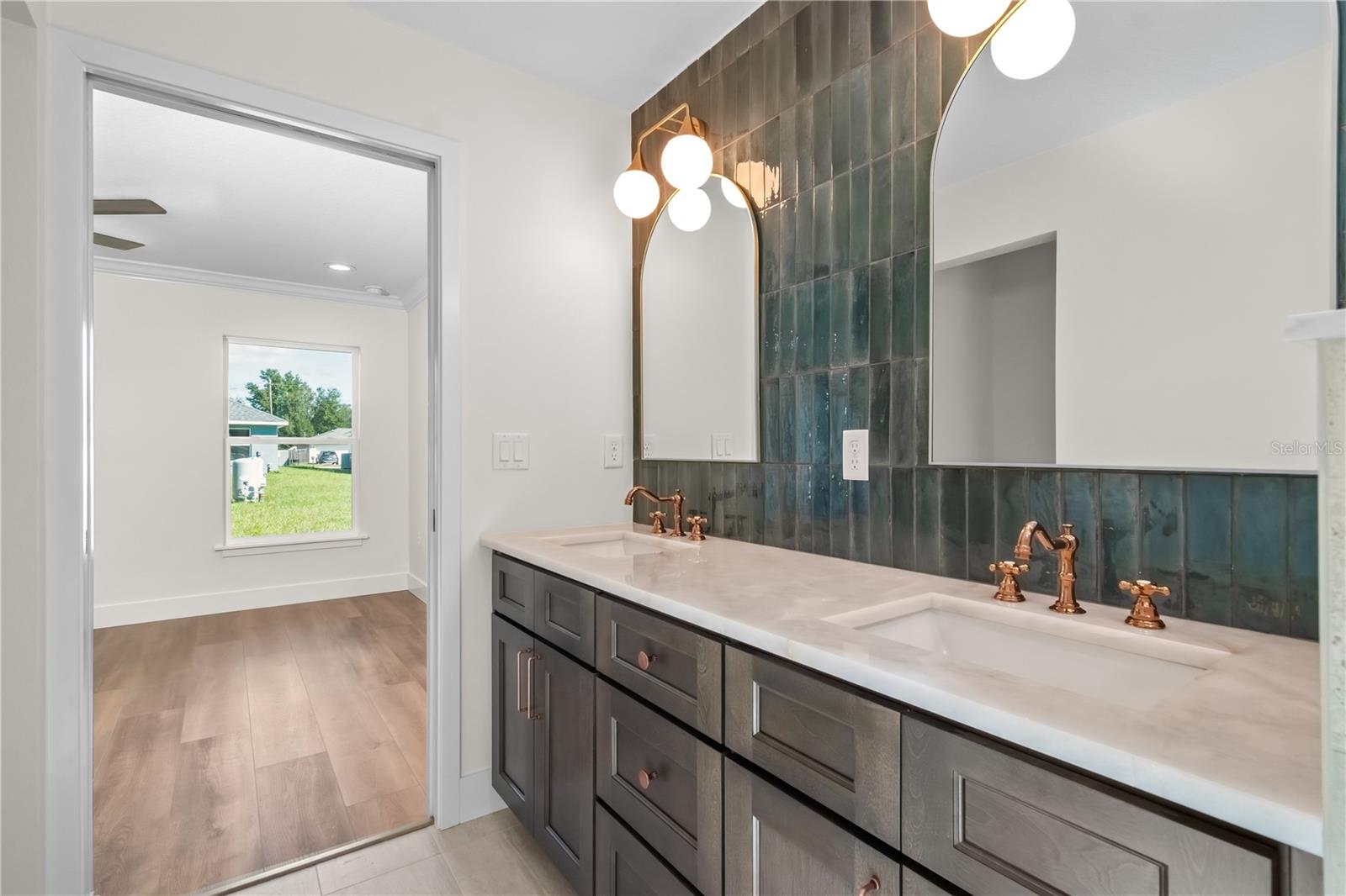 Image 25 of 41 For 13351 107th Place