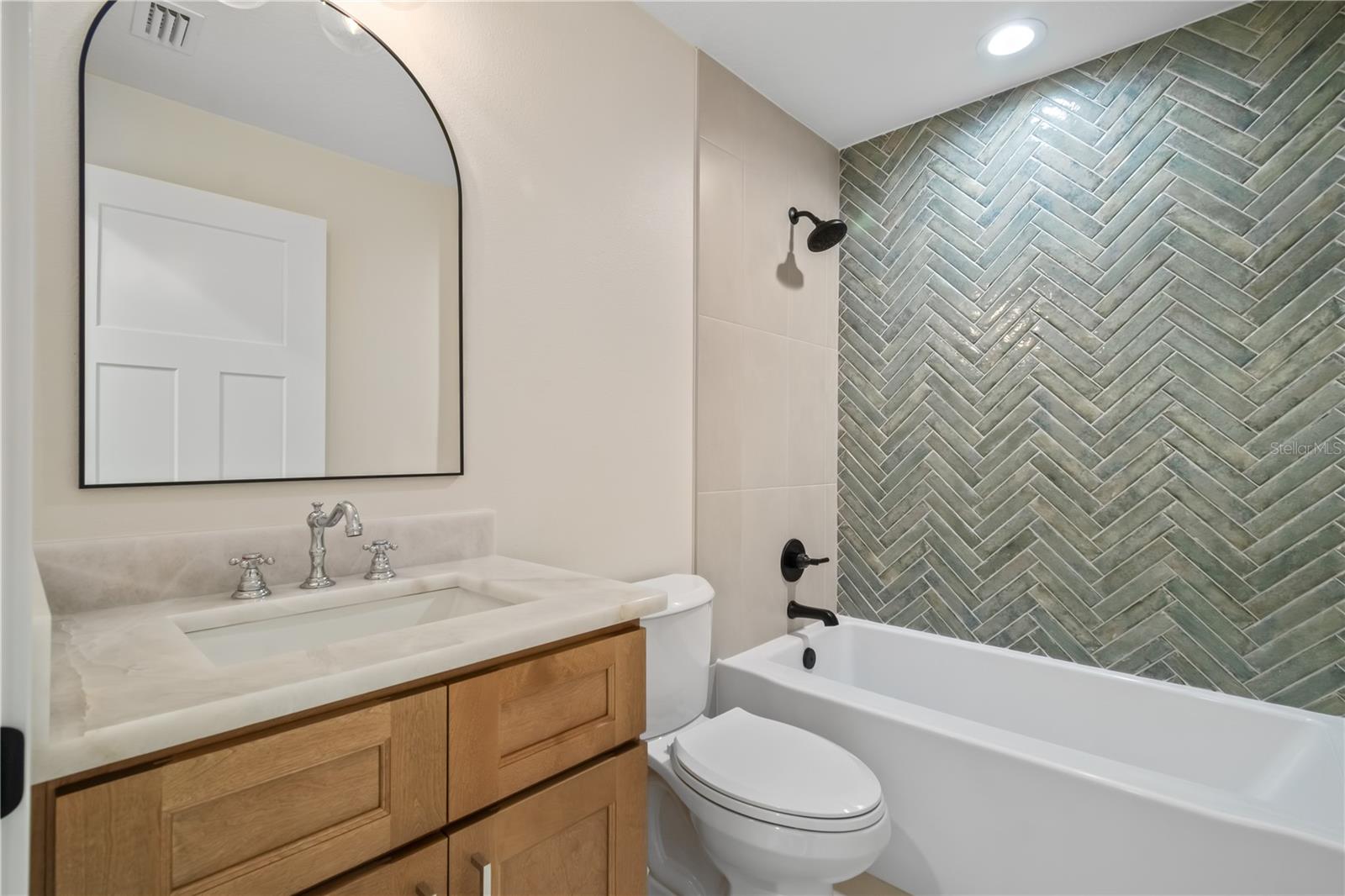 Image 29 of 41 For 13351 107th Place