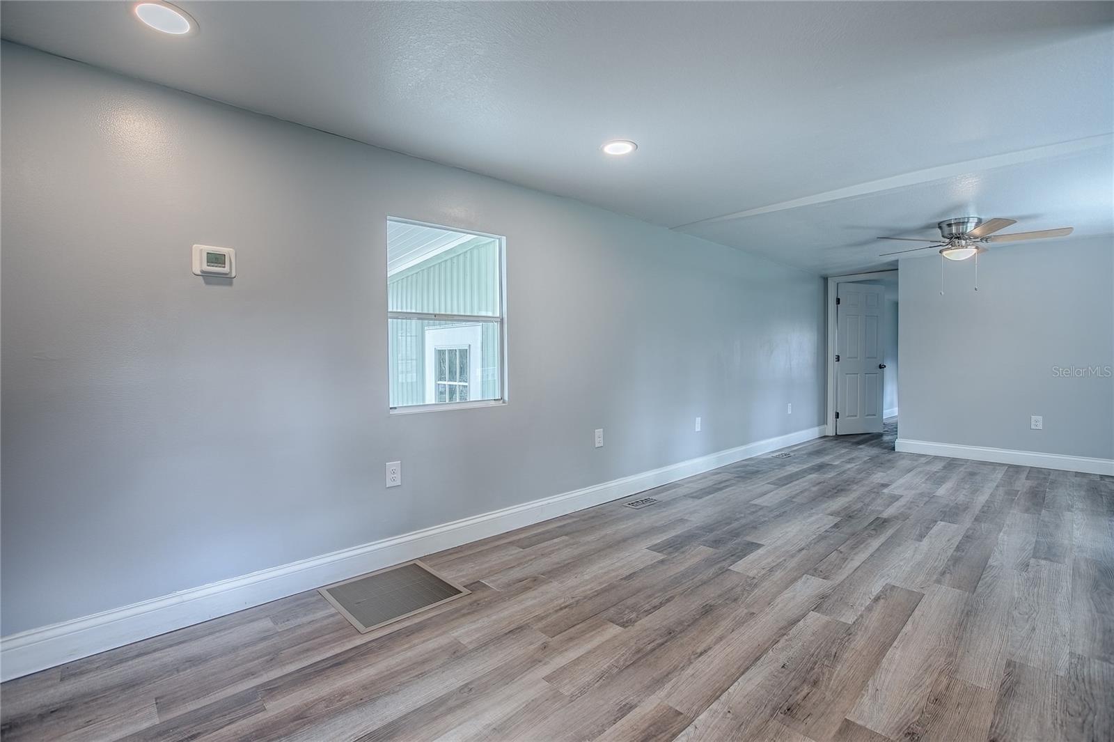 Image 4 of 28 For 13097 109th Terrace