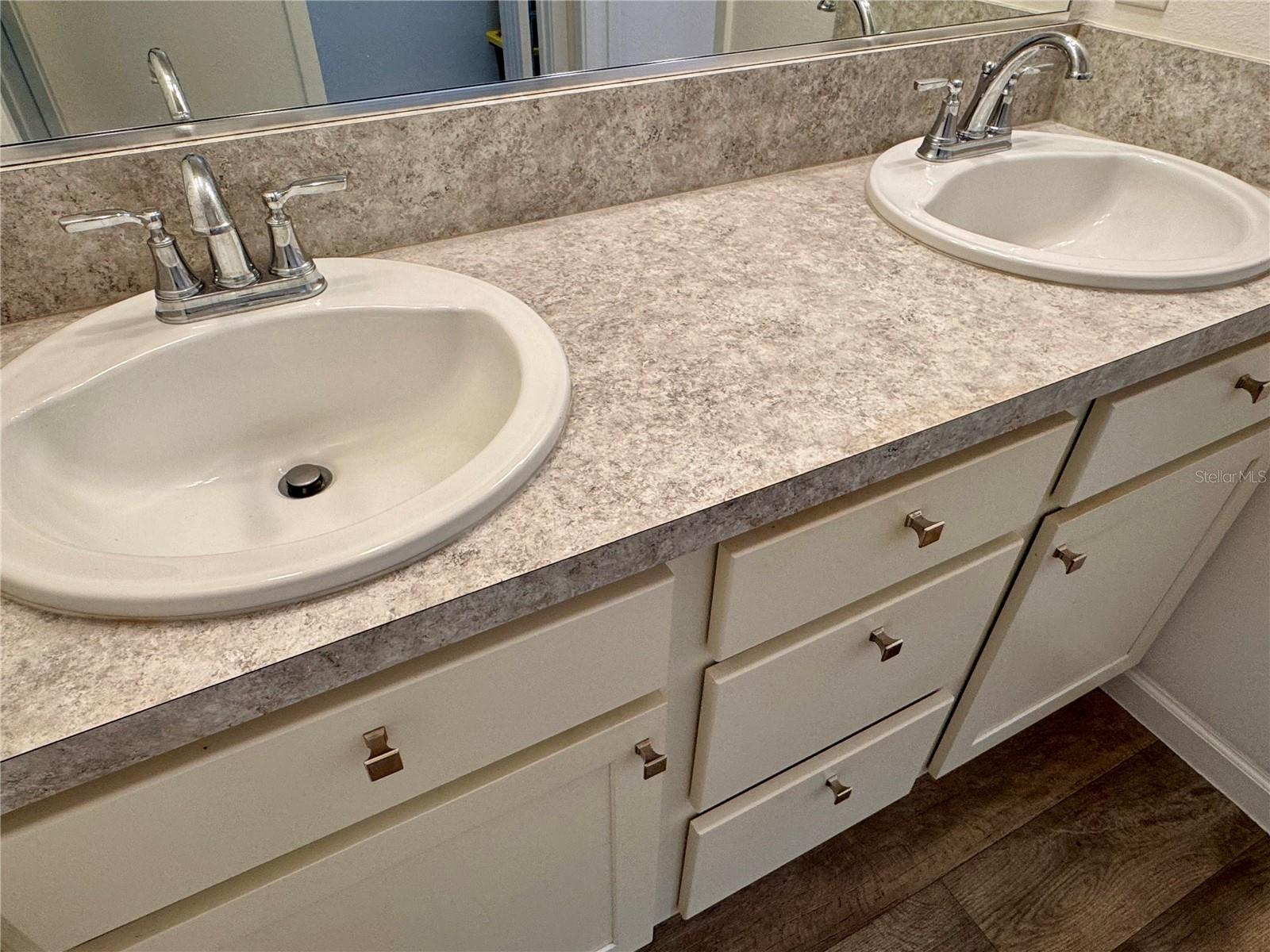 Image 11 of 27 For 1899 Groesser Place