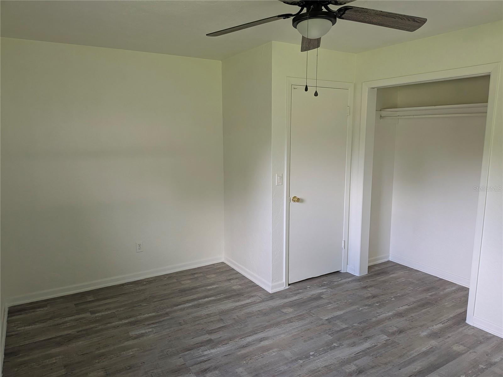 Image 8 of 13 For 1200 Ne 45th Place