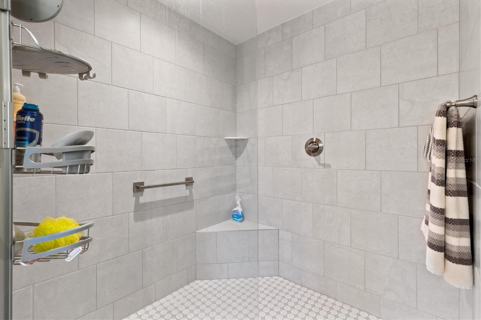 Image 19 of 38 For 6692 Newell Loop