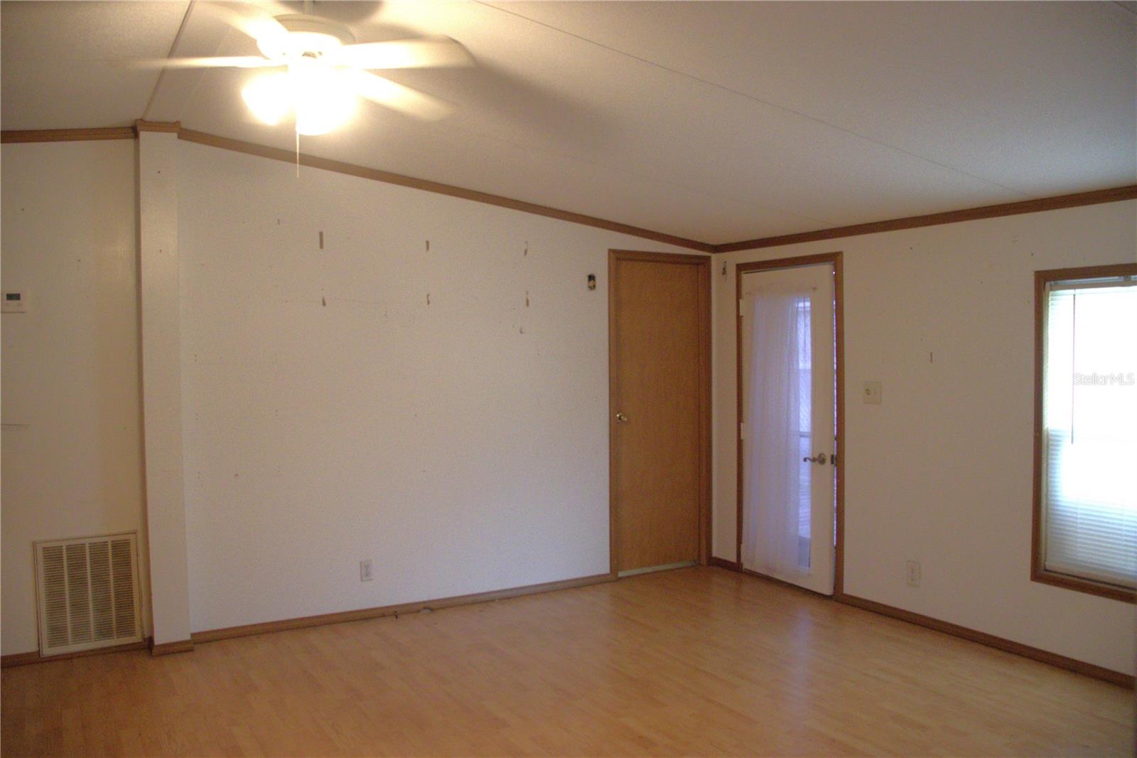 Image 20 of 46 For 1361 12th Lane