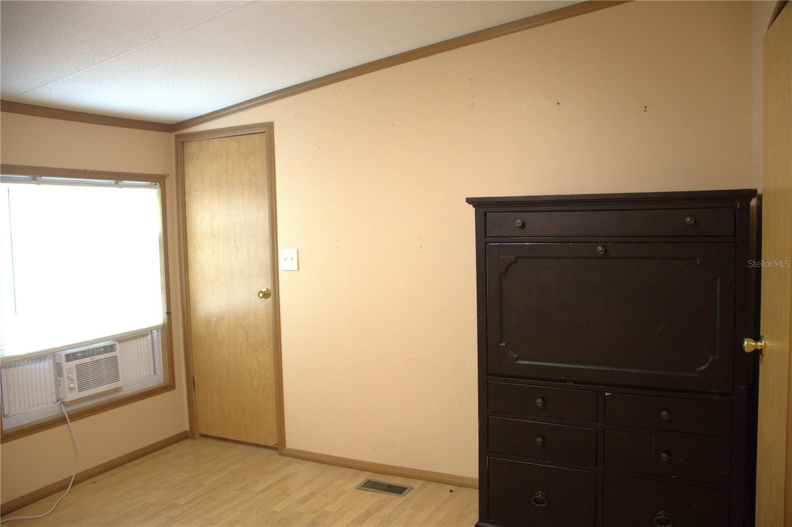 Image 27 of 46 For 1361 12th Lane