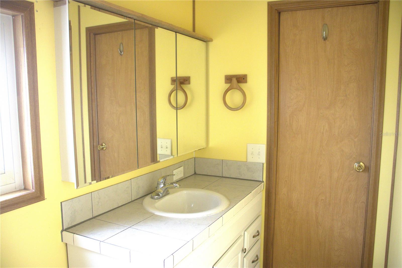 Image 32 of 46 For 1361 12th Lane