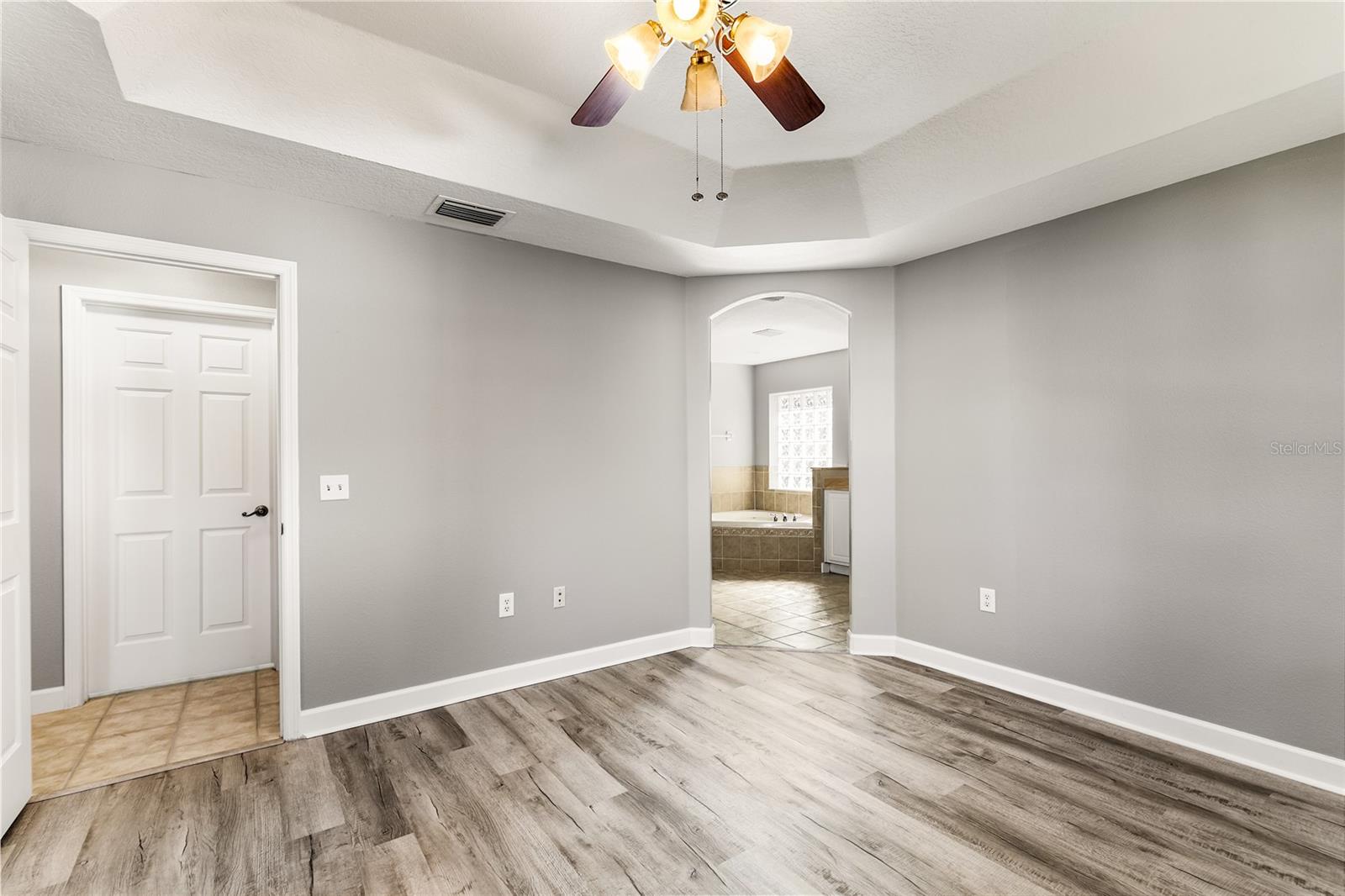 Image 26 of 53 For 2026 Oakbend Drive