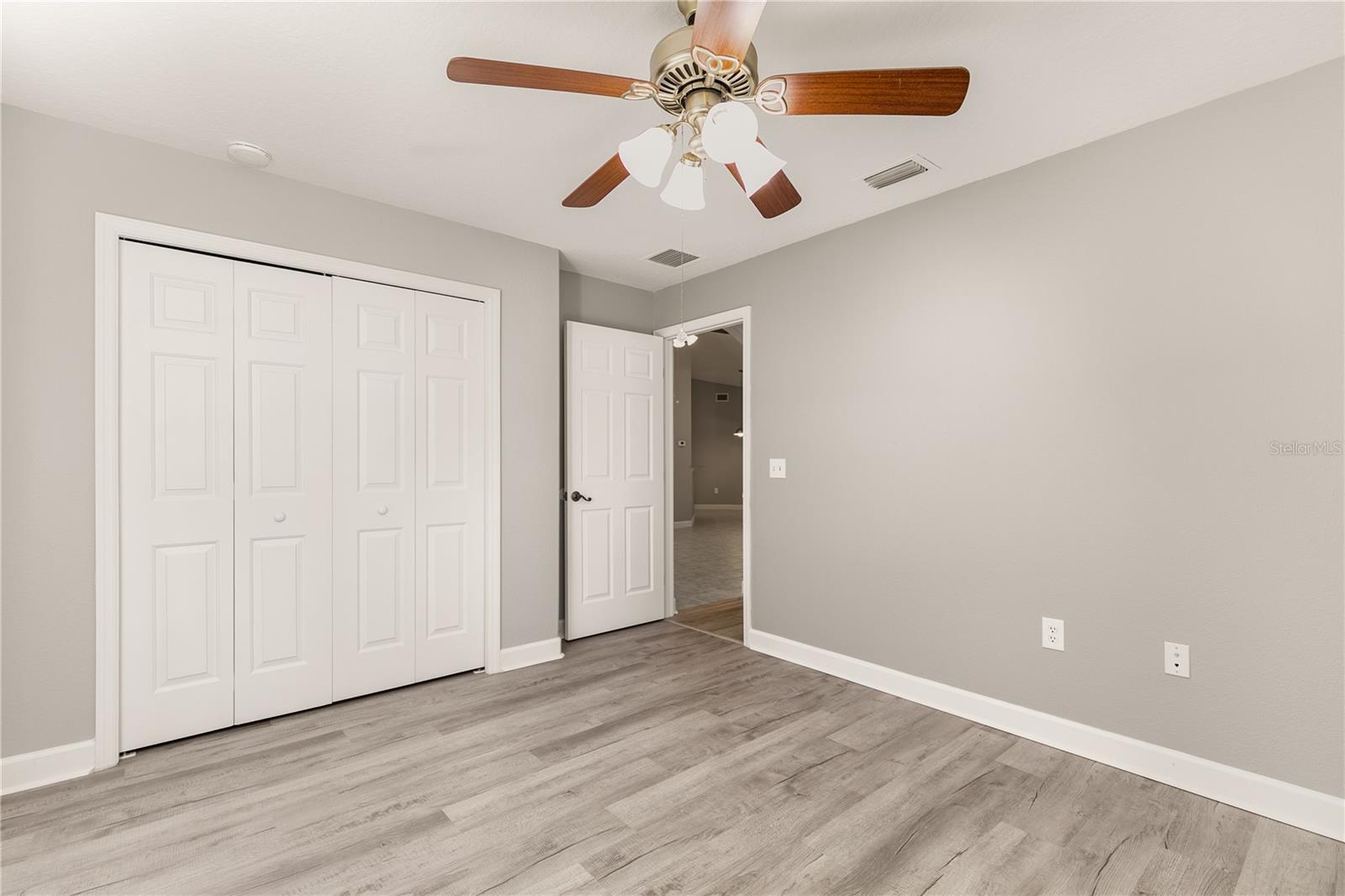 Image 33 of 53 For 2026 Oakbend Drive