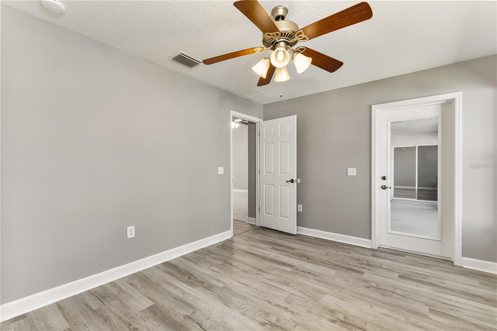 Image 36 of 53 For 2026 Oakbend Drive