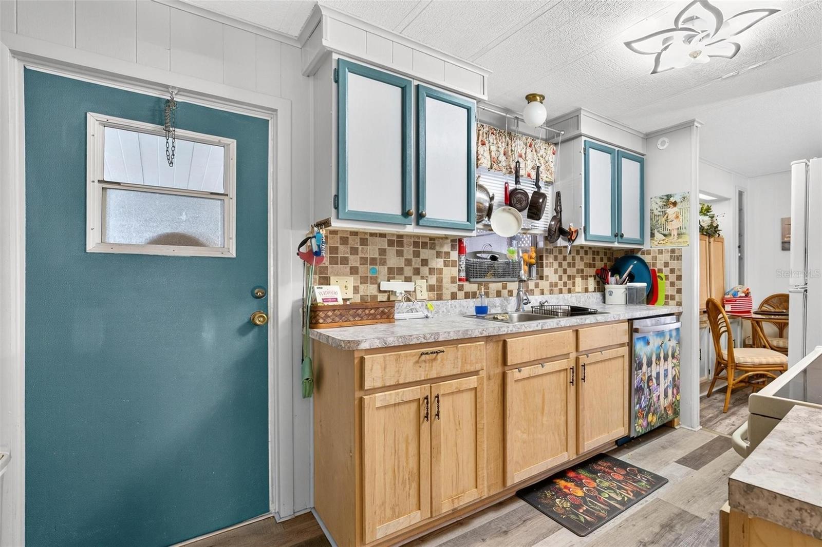 Image 10 of 81 For 115 Tropical Lane